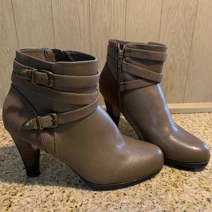 Swipe booties by White Mountain Shoes. Size 9M